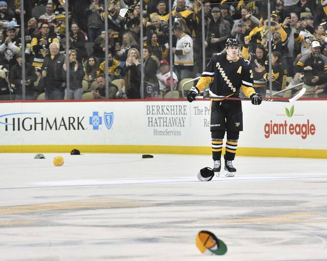 4890091_web1_ptr-PensRedWings11-032822A