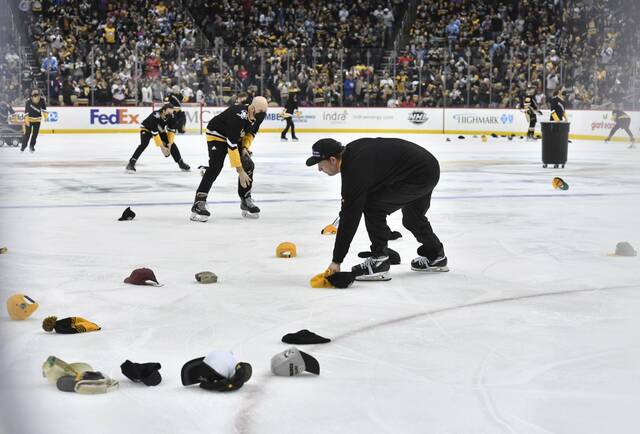4890091_web1_ptr-PensRedWings12-032822