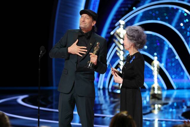 4891295_web1_ptr-TVTALK2-03272022-Oscars