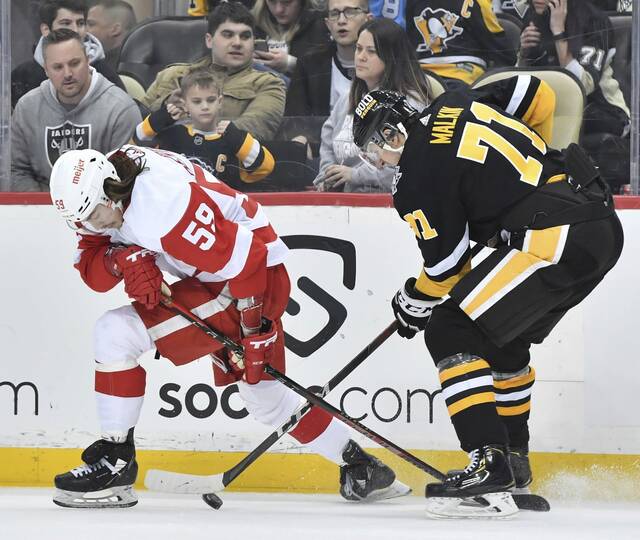 4891478_web1_ptr-PensRedWings03-032822