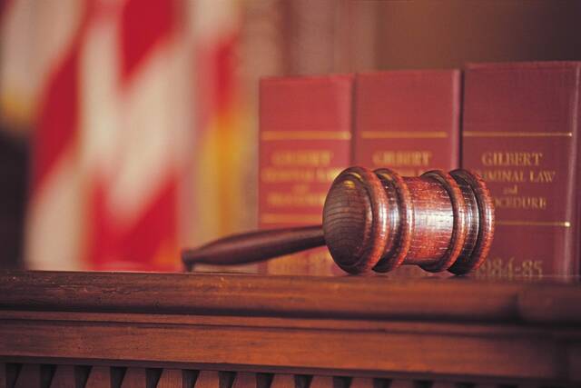 4898423_web1_web-gavel001-court-file