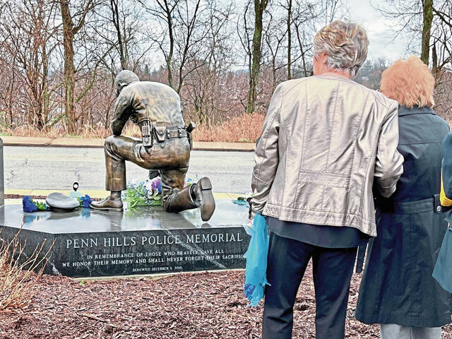4898601_web1_php-policememorial-040722