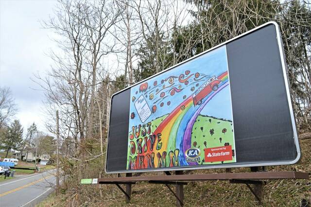 4903767_web1_vnd-kiskibillboard-040222