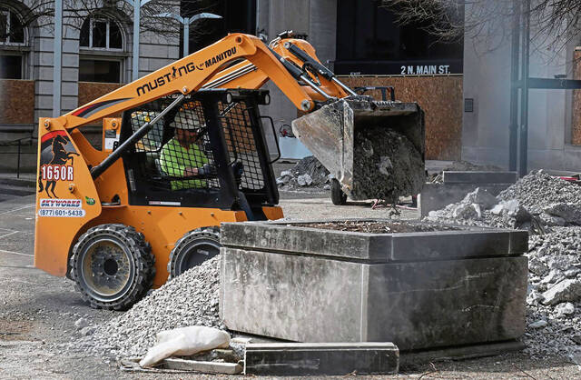 4915306_web1_gtr-courthousework002-040622