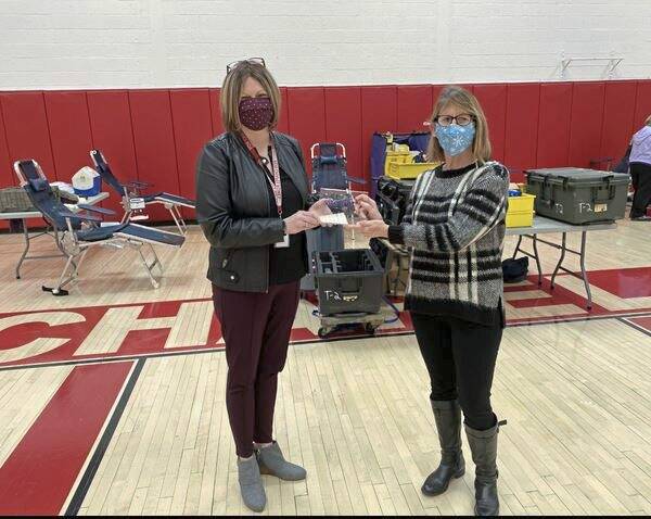 4916382_web1_her-blooddrive-052021