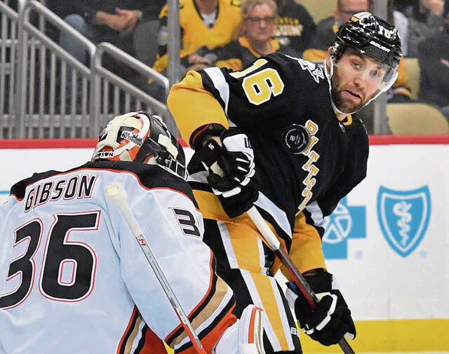 4917458_web1_ptr-PensDucks03-121221