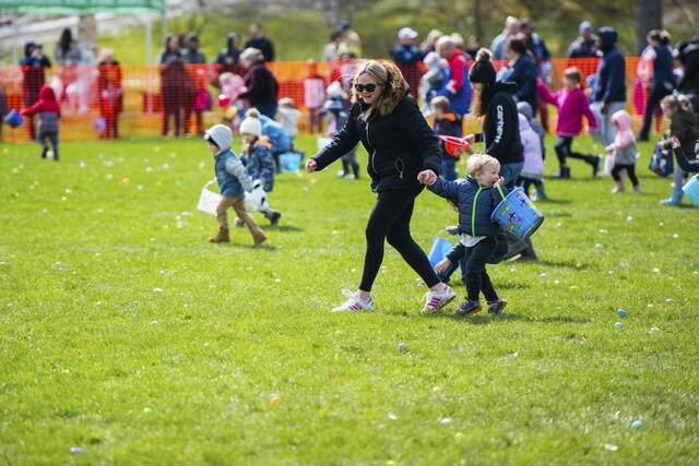 4931622_web1_gtr-egghunt1-041022