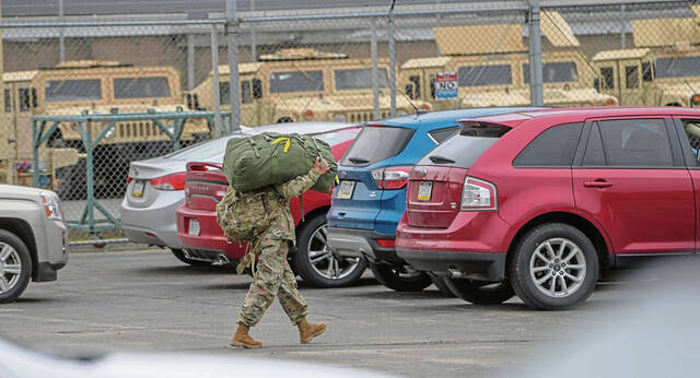 4938731_web1_vnd-reservistsdeploy102-041222