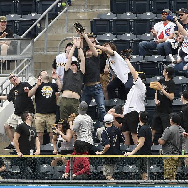 4945605_web1_ptr-BucsCubs06-041422