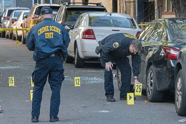4954673_web1_ptr-phillyviolence-041622