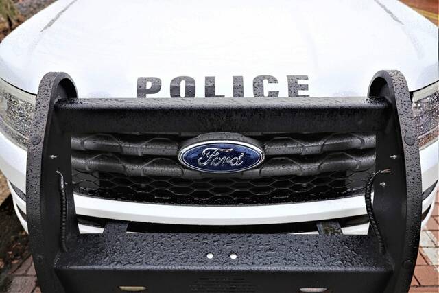 4956986_web1_WEB-police-car-J