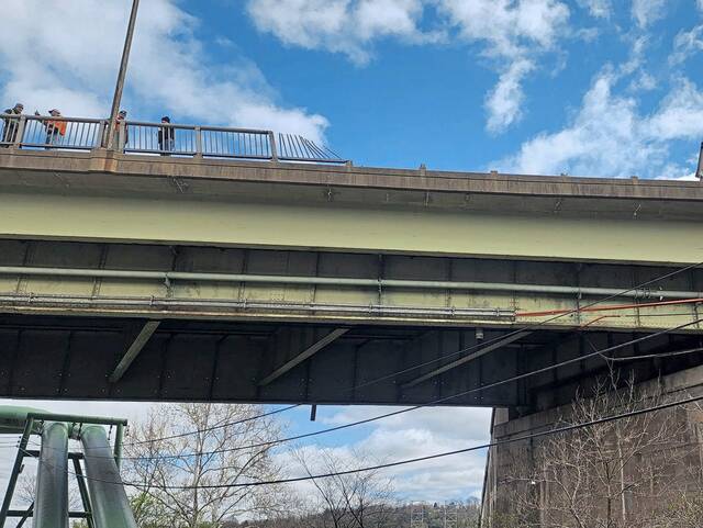 4959713_web1_ptr-duquesnebridgefatal-041822