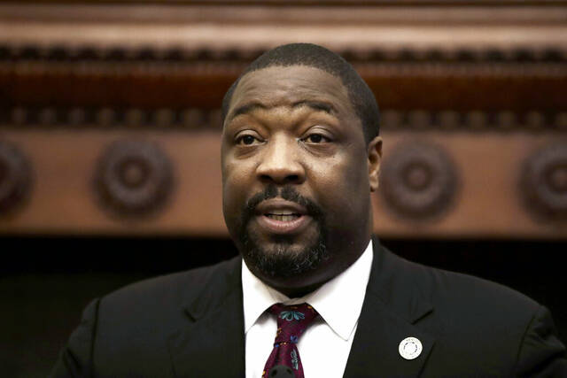 4966832_web1_AP20029625336847