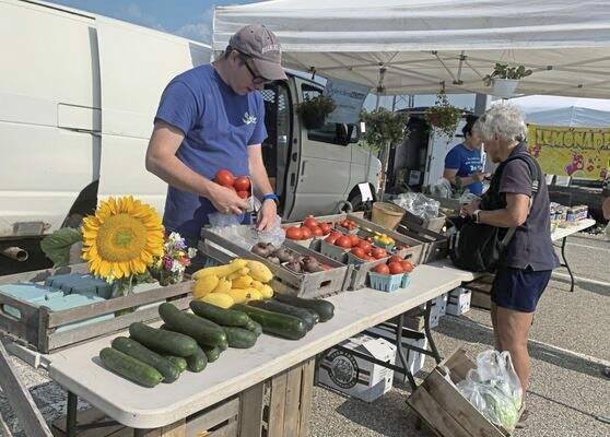 4967684_web1_hj-farmmarket-072921