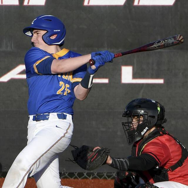 High school roundup for April 20, 2022: Hampton strengthens grip on 1st place