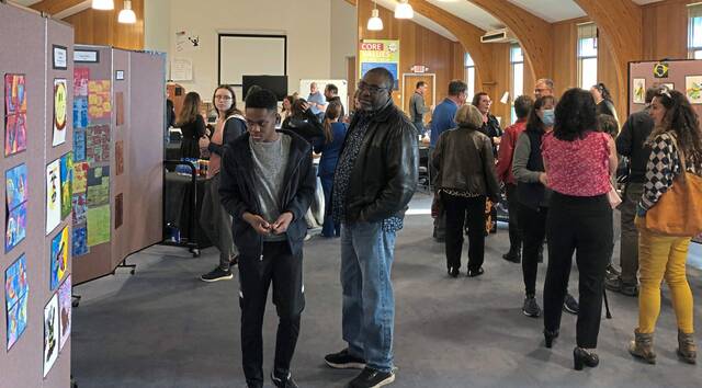 Aspinwall artist, Spectrum Charter students unveil mural in Monroeville<span class="headline-video">Video <i class="fa-solid fa-circle-play"></i></span>