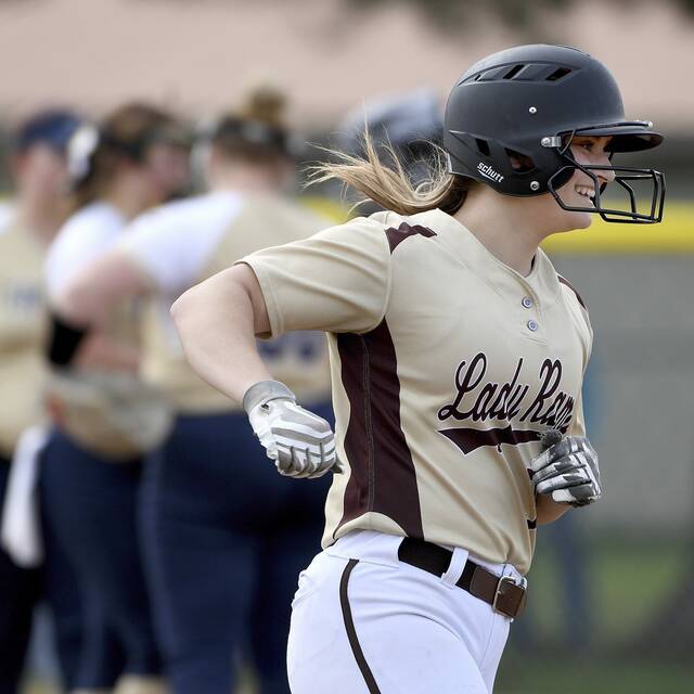 Highlands softball shakes off rust, builds momentum with win over Freeport