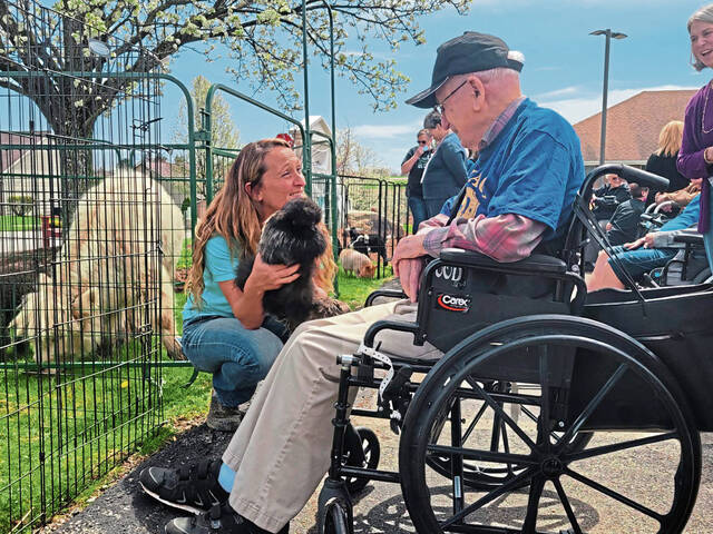 4978750_web1_vnd-veterans100-0423224