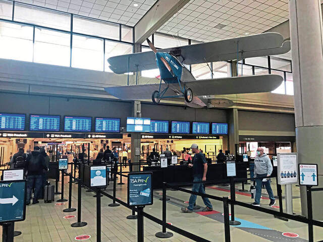 4979119_web1_ptr-airportmaskRD1-042022