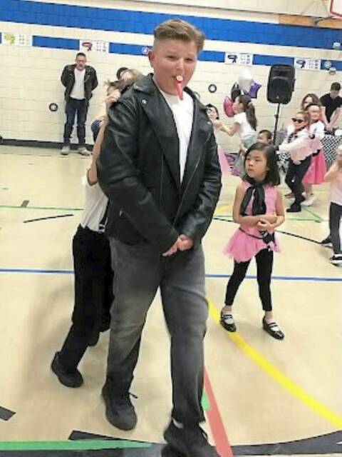 4996345_web1_hj-poffsockhop-050522-3