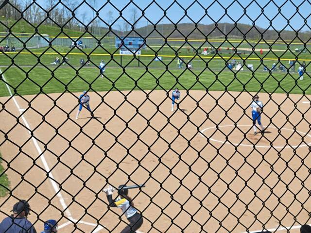 Hempfield softball stays unbeaten in victory over North Allegheny