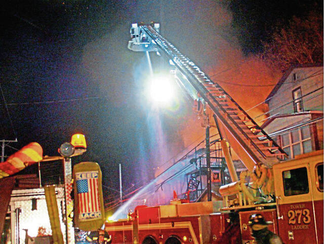4999343_web1_vnd-eastdeerfire-043022--5-