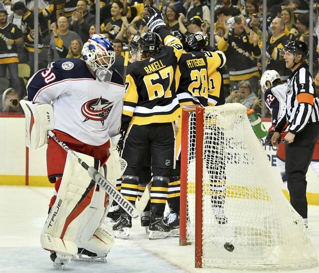 5000875_web1_ptr-PeguinsBlueJackets07-043022