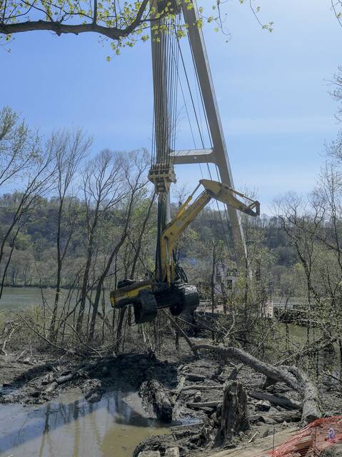 5008543_web1_VND-Excavatorfolo100-042922