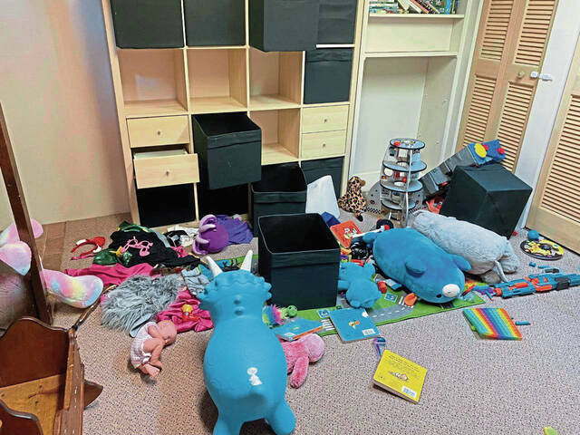 5017927_web1_hj-deClutter-050522