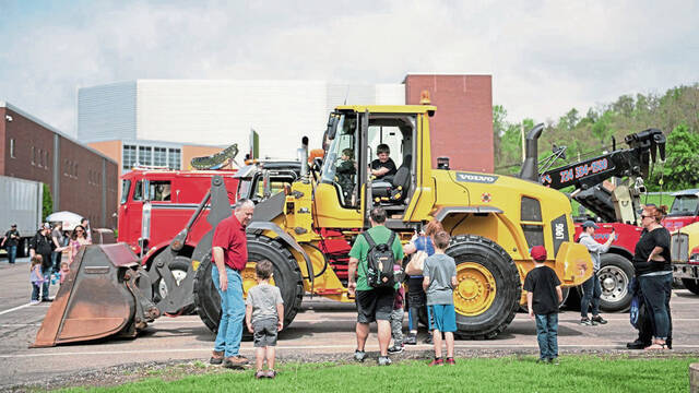 5020637_web1_pal-touchatruck-050522-2
