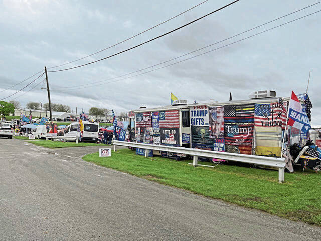 5025948_web1_gtr-TrumpOzrally-20220506_0664