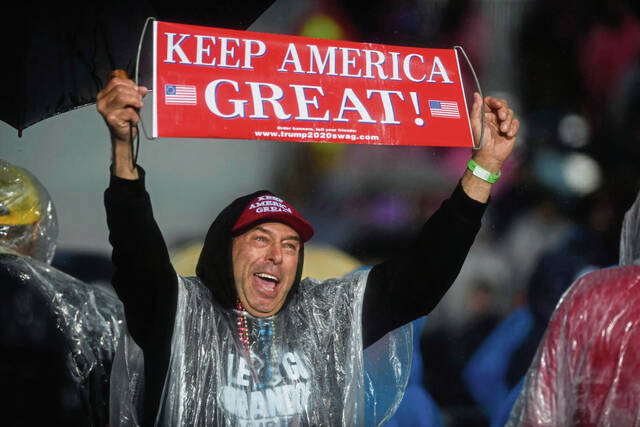 5025948_web1_gtr-trumpfair003-050722