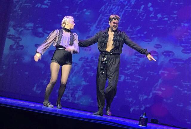 5027842_web1_gtr-oa-dancingcelebs10-050822