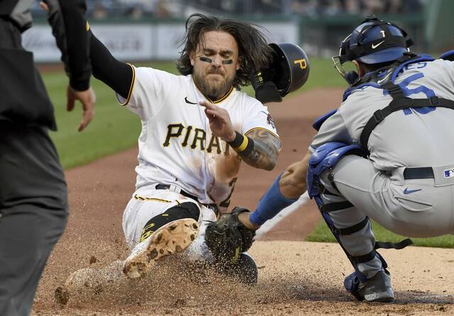 5032768_web1_ptr-BucsDodgers01-051022