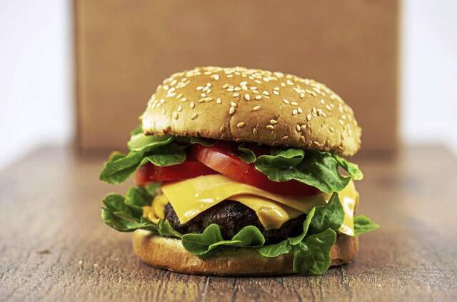5032963_web1_Cheeseburger