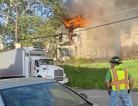 5041860_web1_ptr-HomesteadFire-051222