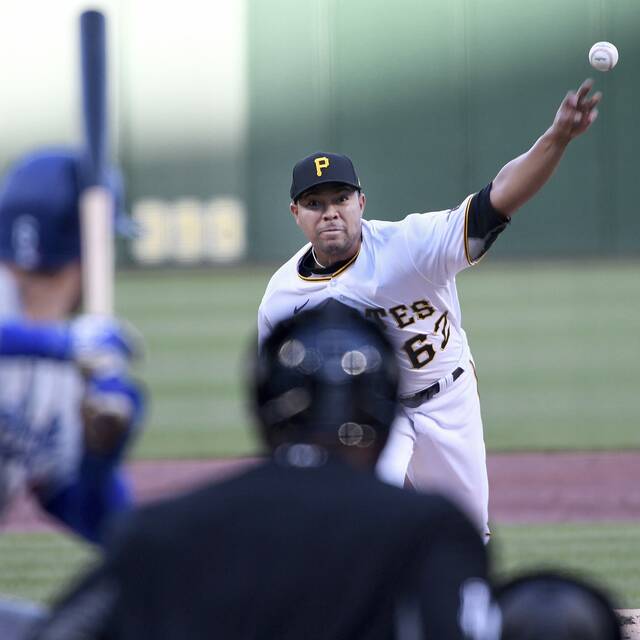 5054302_web1_ptr-BucsDodgers13-051022