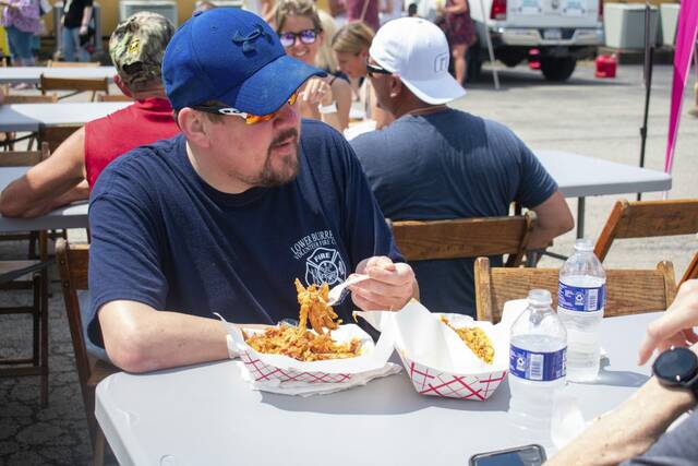 5074723_web1_lbfoodtrucks6-052222