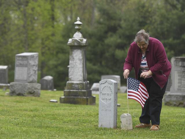 5077697_web1_gtr-CivilWargrave101-053022 5077697_web1_gtr-CivilWargrave101-053022