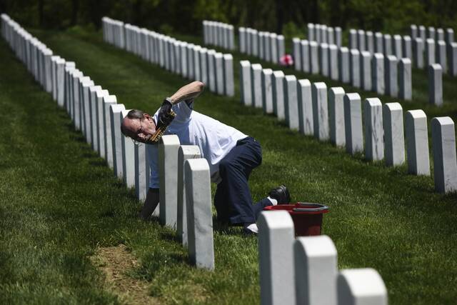 5077697_web1_ptr-NationalCemetery002-052922 5077697_web1_ptr-NationalCemetery002-052922