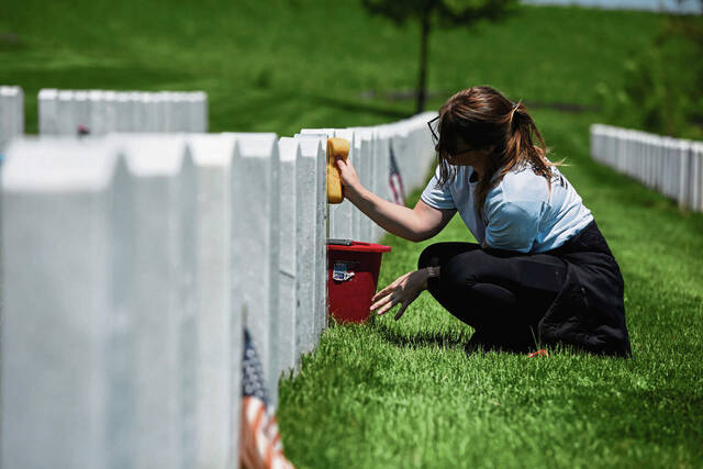 5081496_web1_ptr-NationalCemetery008-052922
