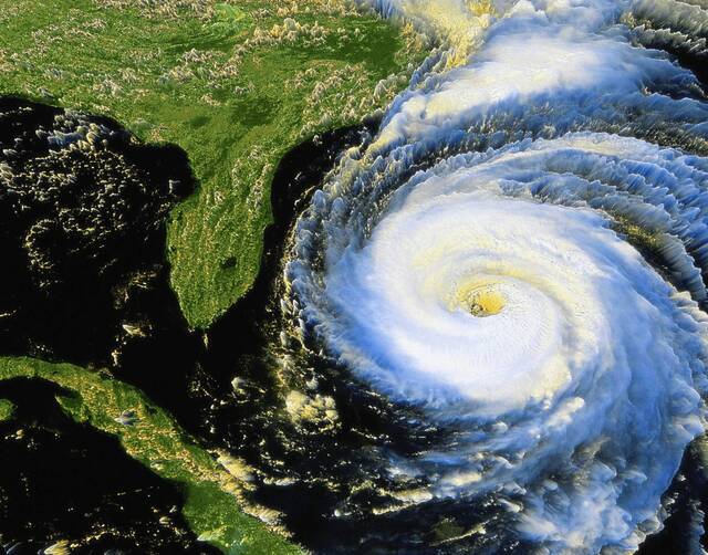 5081521_web1_web-hurricane-052422