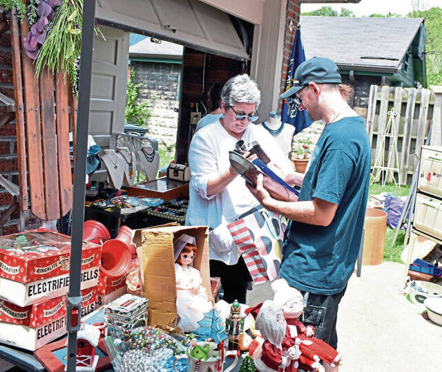 5082573_web1_her-lo-streetsale2-062019