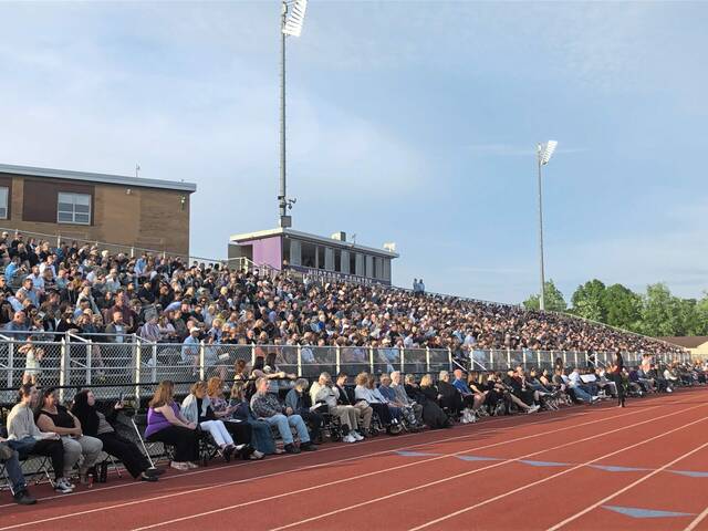 5090668_web1_PAL-PlumGraduation4-060222