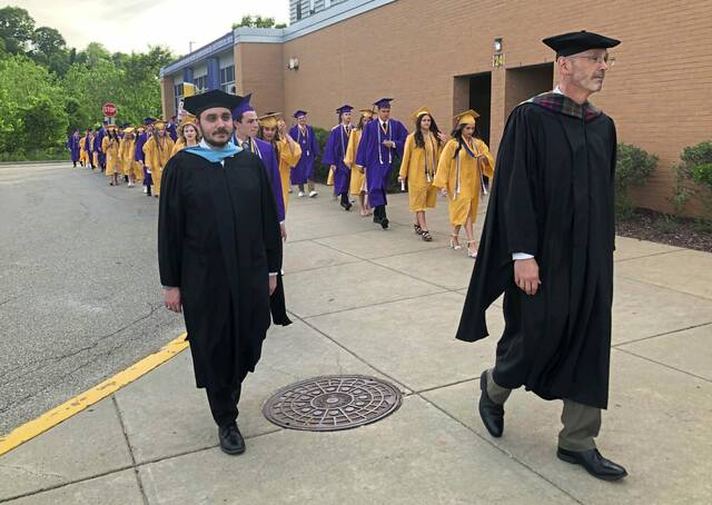 5090668_web1_PAL-PlumGraduation7-060222