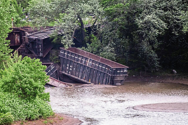 5093889_web1_vnd-trainderail1-052722