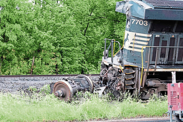 5096635_web1_vnd-HarmarDerailFolo2-052822