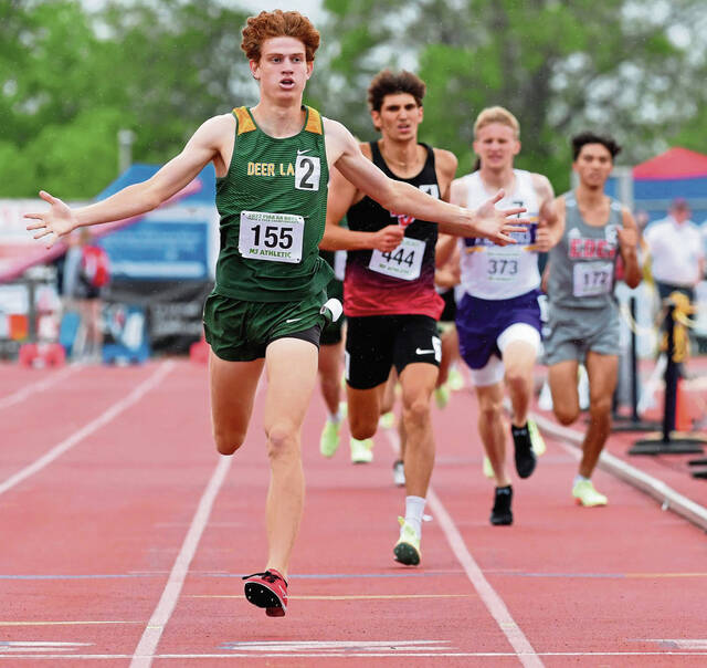 Deer Lakes’ Carson McCoy defends 1,600-meter title at PIAA championships