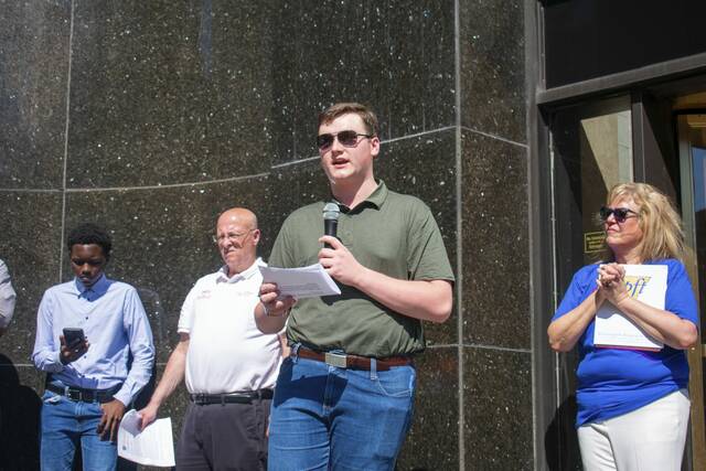 5105192_web1_ptr-hogg9-060122