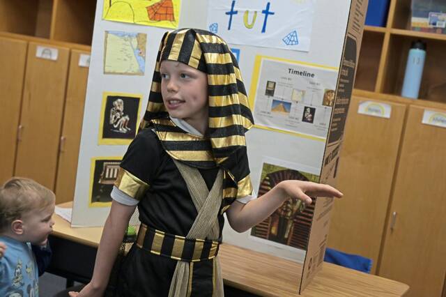 5105609_web1_kingtut